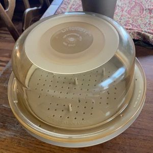 Vintage 1983 Littonware TM microwave popcorn popper in a tan/amber color